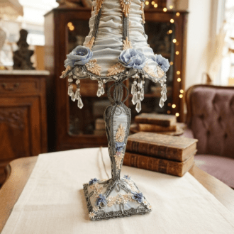 Lámpara de Sobremesa Art Nouveau en Metal Intrincado y Satén Azul 9 1000510624