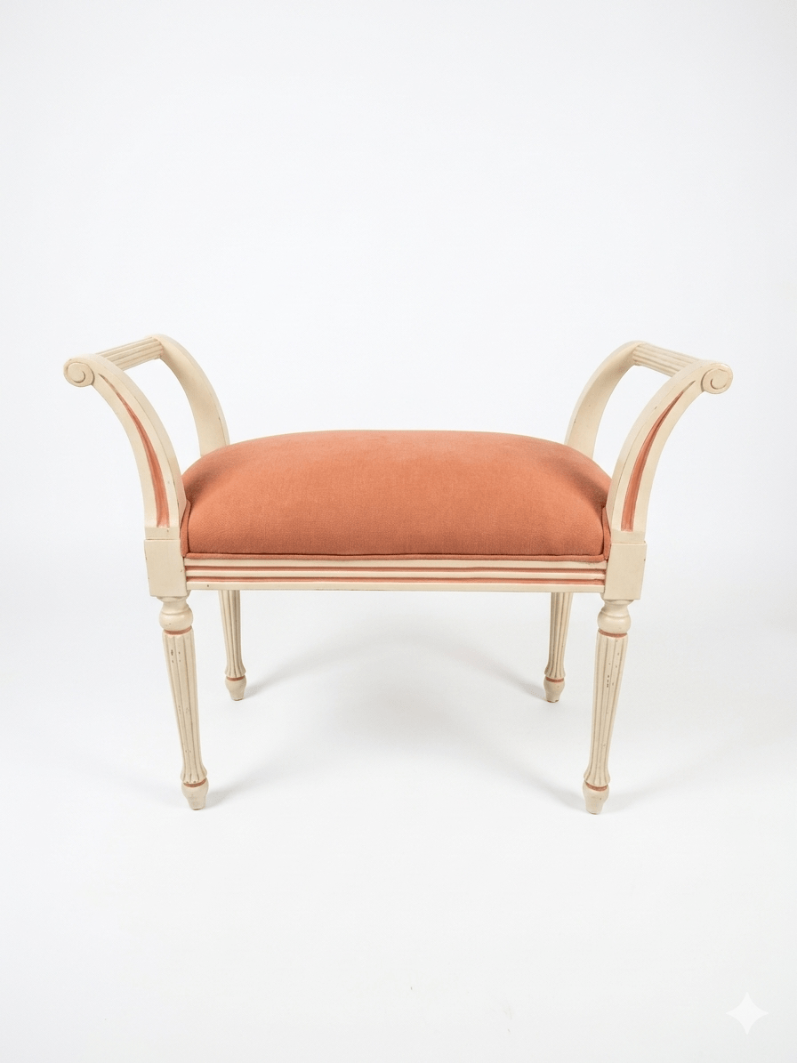 Descalzador Neoclásico Vintage con Asiento Rosa Salmón y Brazos Curvos 1 Descalzador Neoclásico Vintage