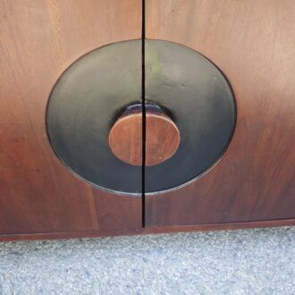 Aparador Buffet Mid-Century Moderno de Nogal Estilo Oriental 15 1000514159