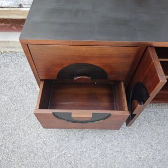 Aparador Buffet Mid-Century Moderno de Nogal Estilo Oriental 14 1000514162