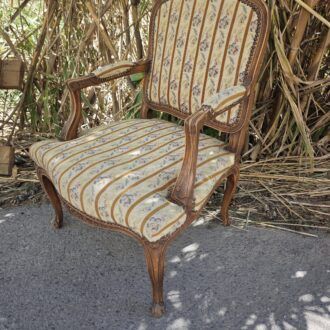 Butaca Estilo Luis XV en Madera Tallada con Tapicería Petit Point 11 1000519093