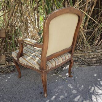 Butaca Estilo Luis XV en Madera Tallada con Tapicería Petit Point 12 1000519097