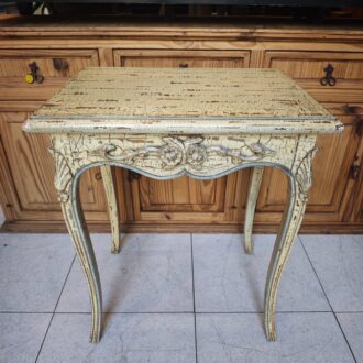 Vintage Console with Crackle Finish – photo 2