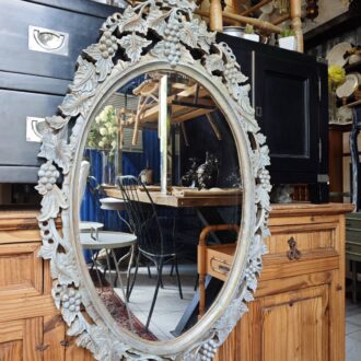 Antique Oval Mirror in Carved Wood with Fruits and Grapes – photo 2
