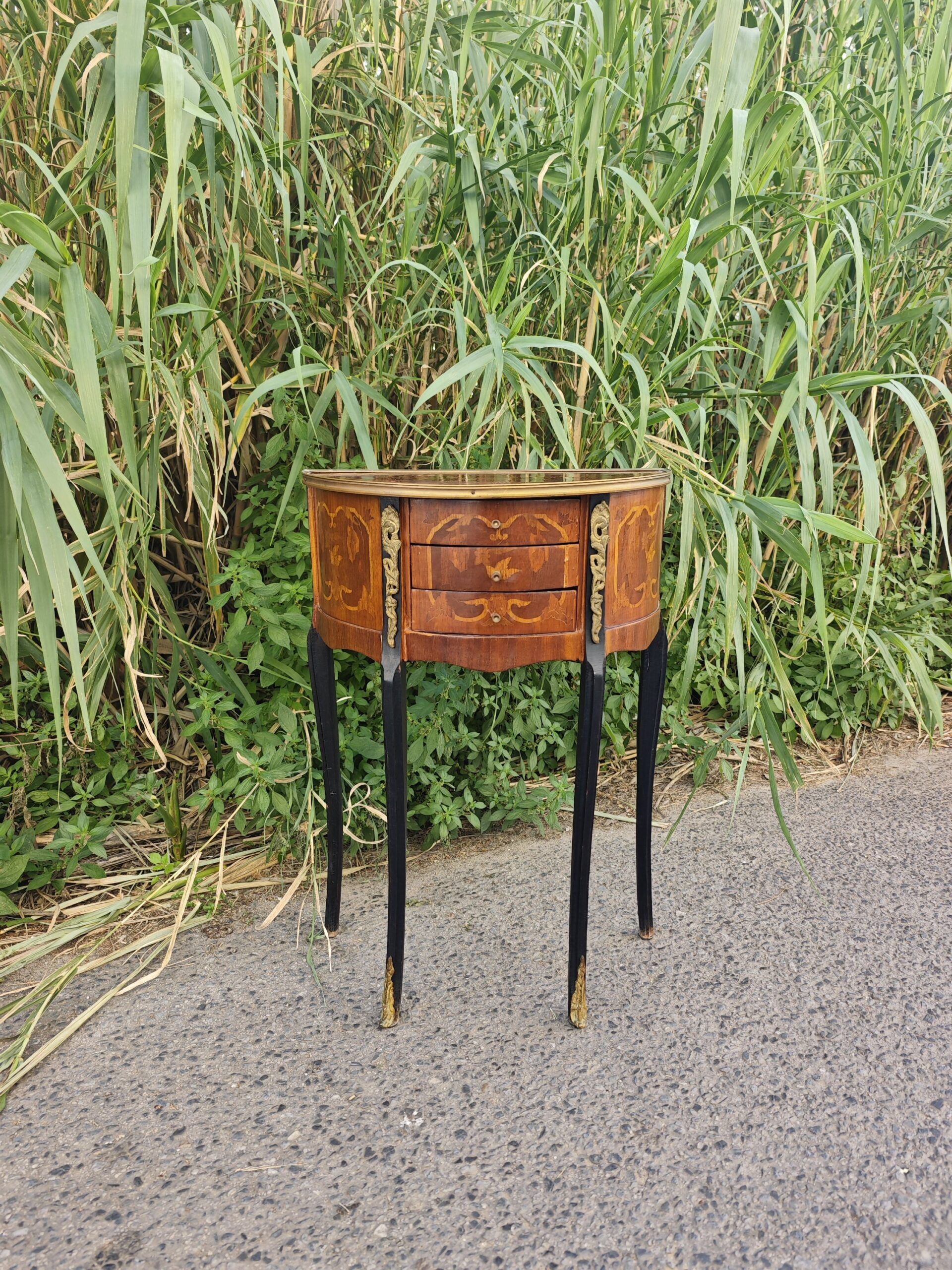 Mesita Auxiliar de Marquetería Francesa demi-lune 2 Mesita Auxiliar de Marquetería Francesa demi-lune - Imagen 2