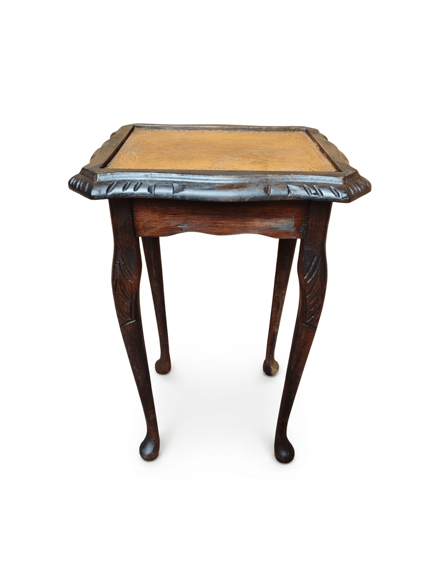 Queen Anne Style Side Table (Queen Anne style) 1 Mesa auxiliar de estilo Reina Ana (Queen Anne style)