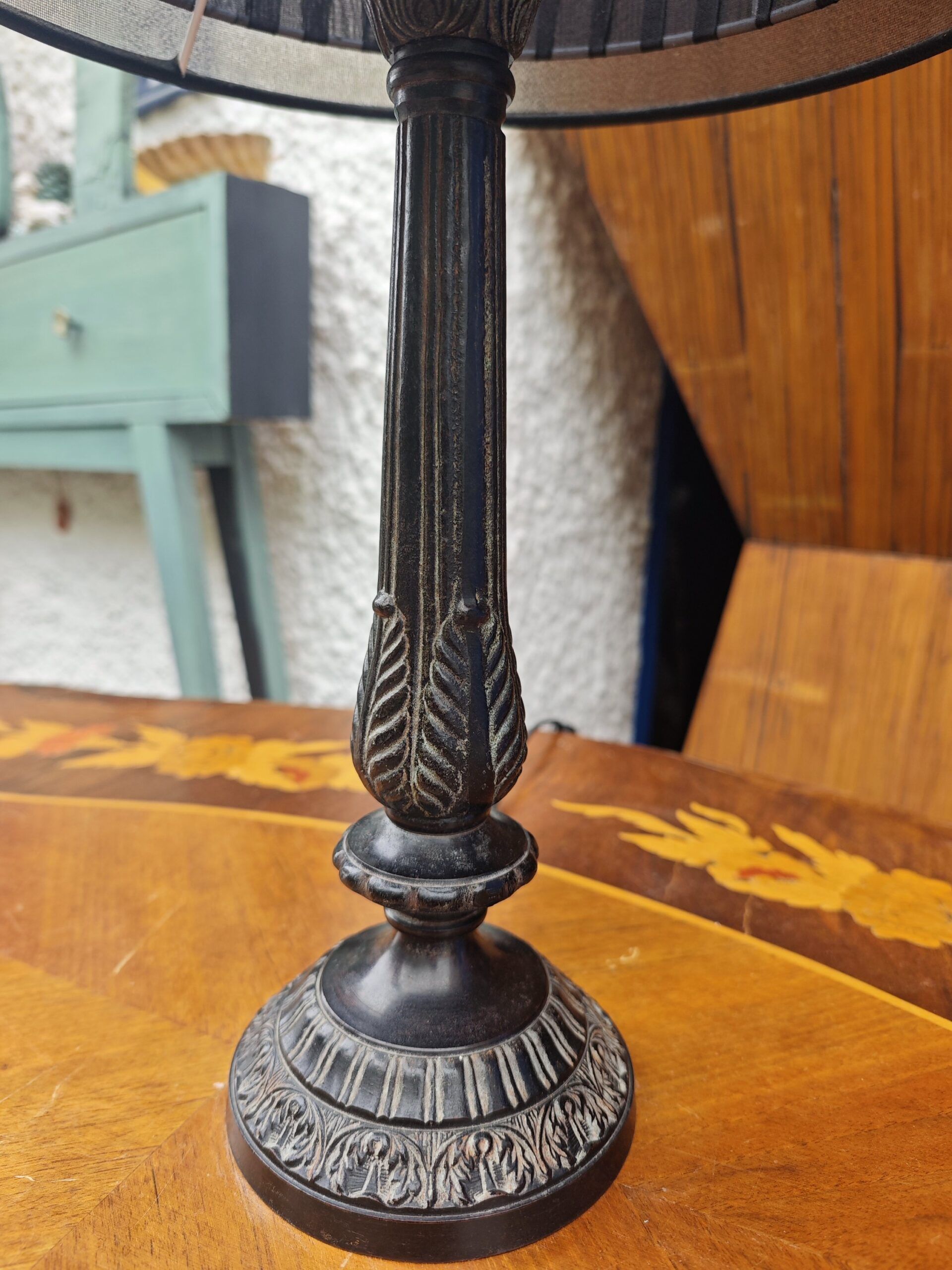 Lámpara de Sobremesa Vintage en Metal Negro con Base de Hojas de Acanto 5 Lámpara de Sobremesa Vintage en Metal Negro con Base de Hojas de Acanto - Imagen 5