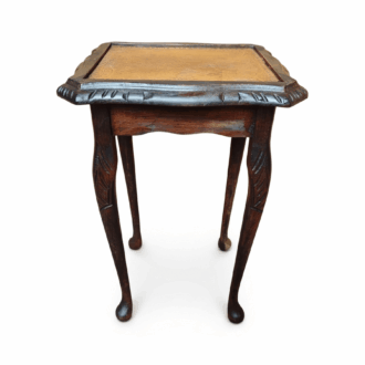 Queen Anne style side table (Queen Anne style)