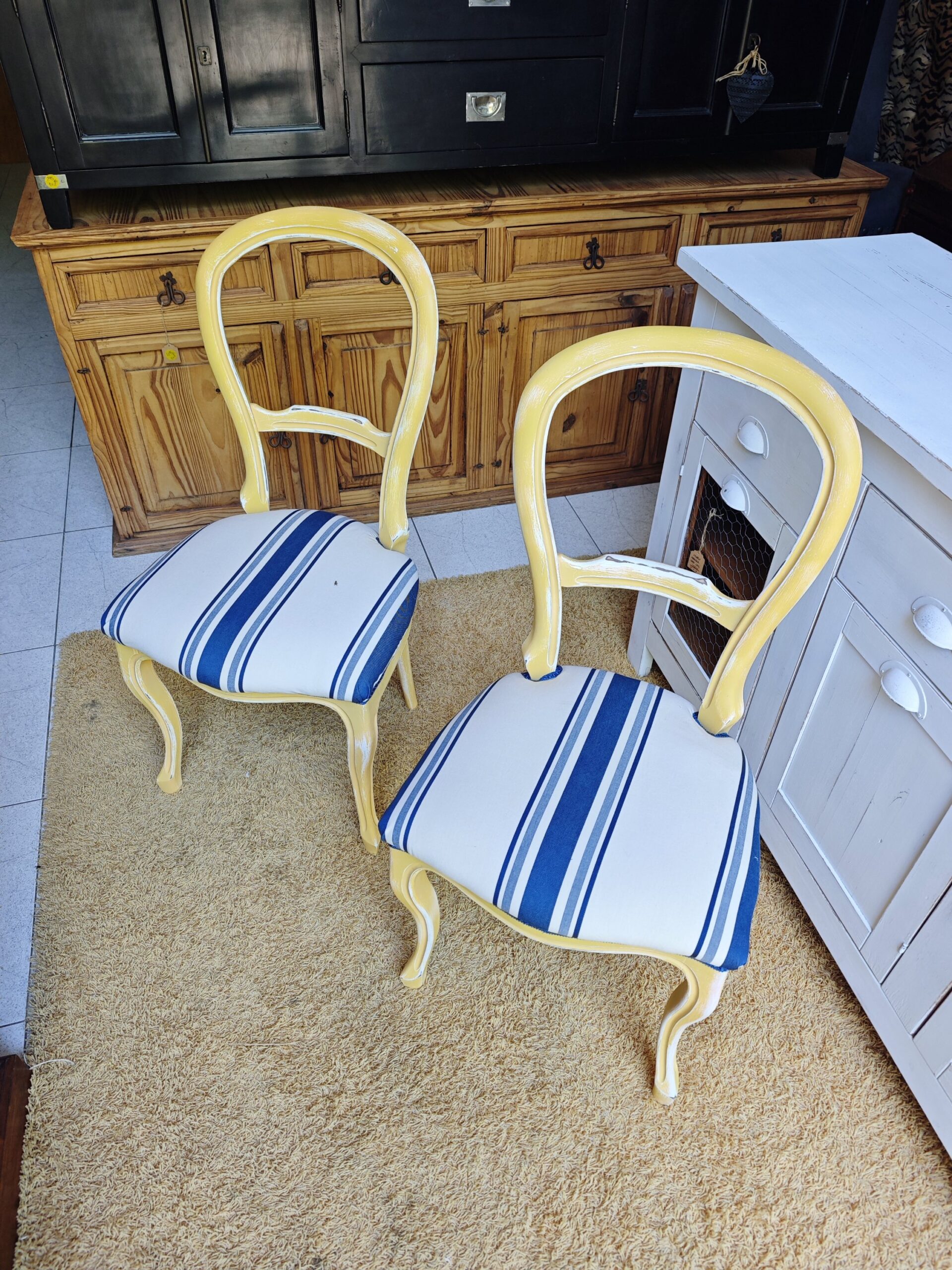 Sillas Isabelinas Estilo Francés con Tapicería a Rayas Marineras 4 Sillas Isabelinas Estilo Francés con Tapicería a Rayas Marineras - Imagen 4