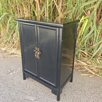 Antique Chinese black lacquered liquor cabinet with brass lock – Oriental Ming style auxiliary bar 7 1000589047