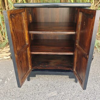Antique Chinese black lacquered liquor cabinet with brass lock – Oriental Ming style auxiliary bar 8 1000589048 1