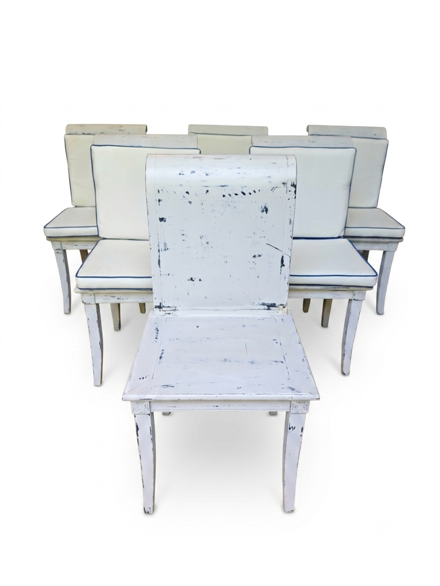 Distressed White Chairs with Blue Trim Cushions – Set of1 Sillas Blancas Envejecidas con Cojines Ribete Azul