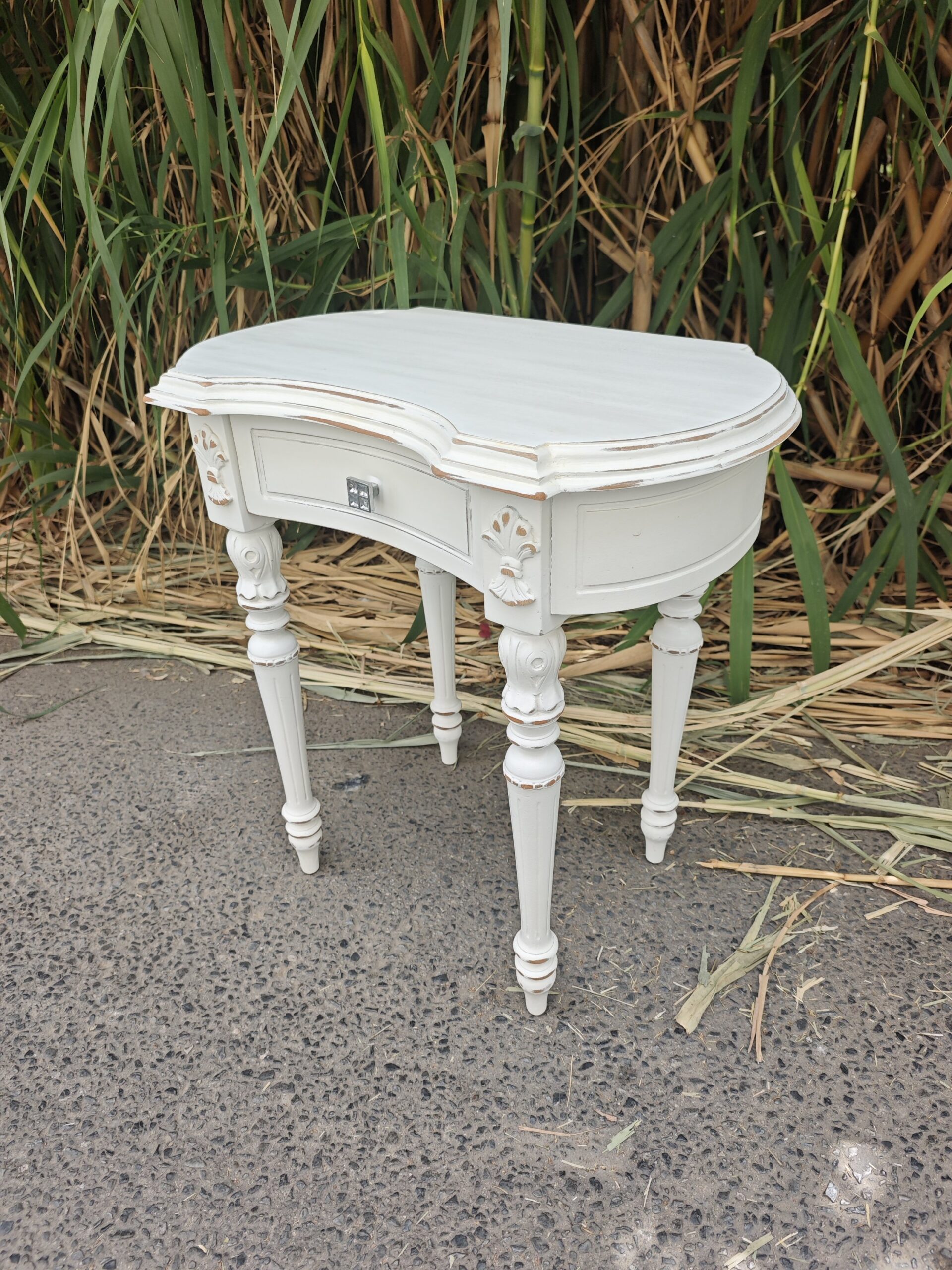 Mesita vintage Blanca Shabby Chic 5 Mesita vintage Blanca Shabby Chic - Imagen 5