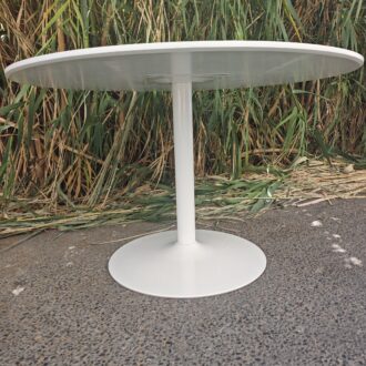 Mesa de comedor redonda en MDF y hierro Yvetta 8 1000614035