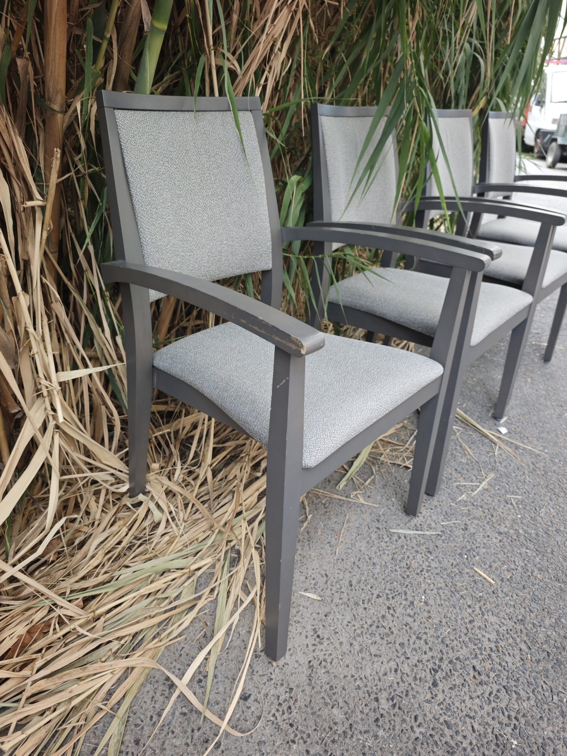 SVintage Arm Chairs Gray Wood and Heather Gray Upholstery55- Image Sillas de Brazos Vintage Madera Gris y Tapizado Gris Jaspeado - Image 5