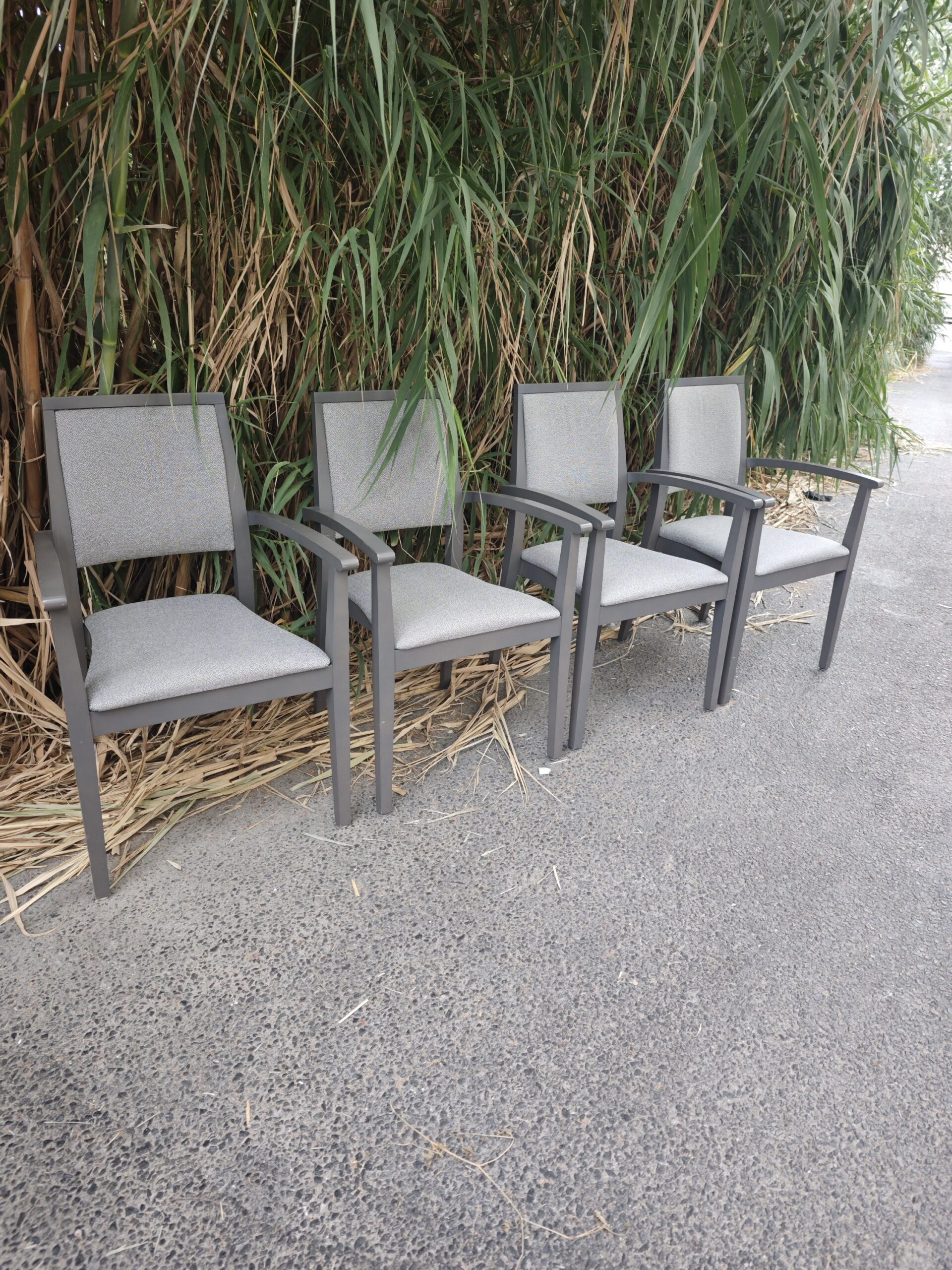 SVintage Arm Chairs Gray Wood and Heather Gray Upholstery33- Image Sillas de Brazos Vintage Madera Gris y Tapizado Gris Jaspeado - Image 3