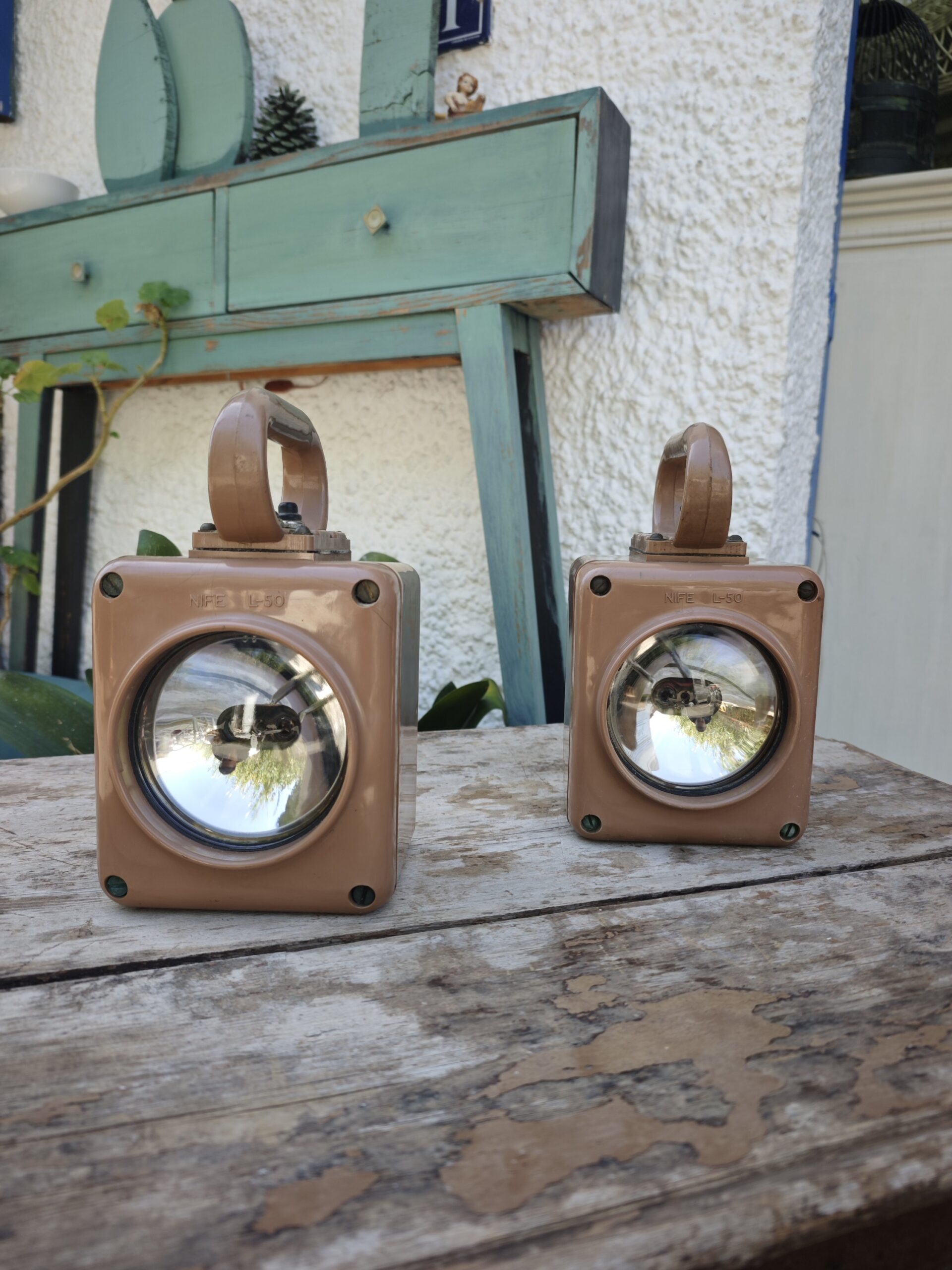 LVintage NIFE L-50 Naval Lanterns – Industrial / Maritime Style22- Image Linternas Navales Vintage NIFE L-50 – Estilo Industrial / Marítimo - Image 2