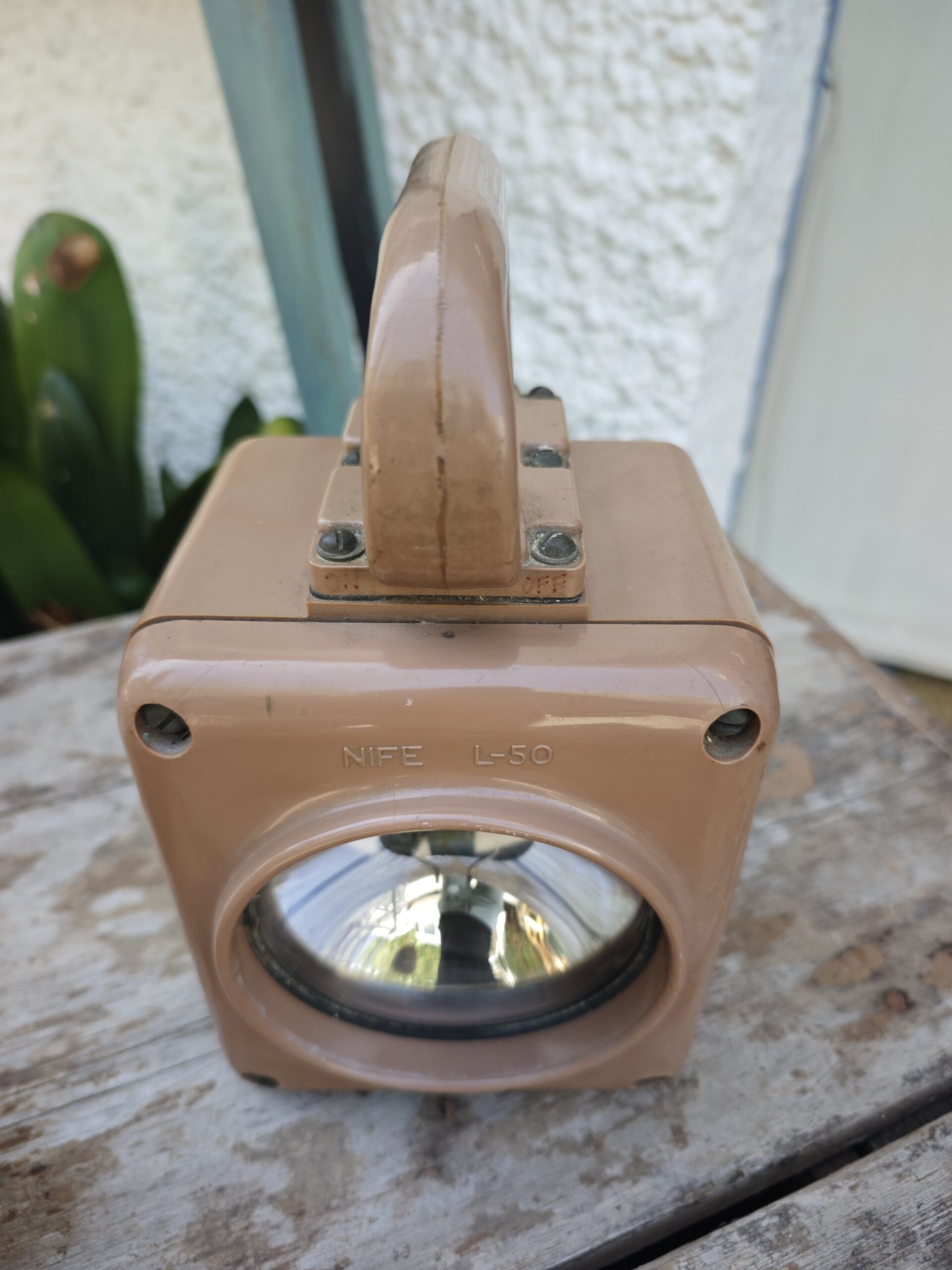 LVintage NIFE L-50 Naval Lanterns – Industrial / Maritime Style55- Image Linternas Navales Vintage NIFE L-50 – Estilo Industrial / Marítimo - Image 5