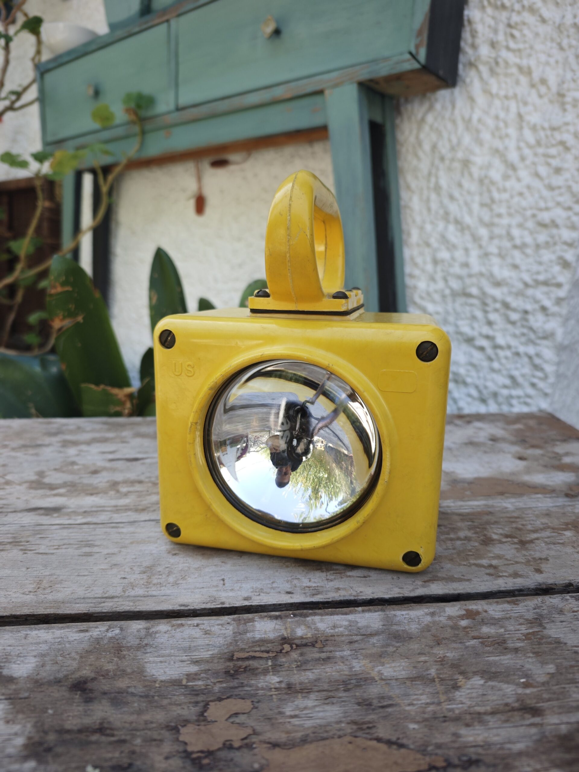 LVintage US Navy Naval Lantern – Yellow Industrial/Maritime Style22- Image Linterna Naval Vintage US Navy – Estilo Industrial / Marítimo amarilla - Image 2