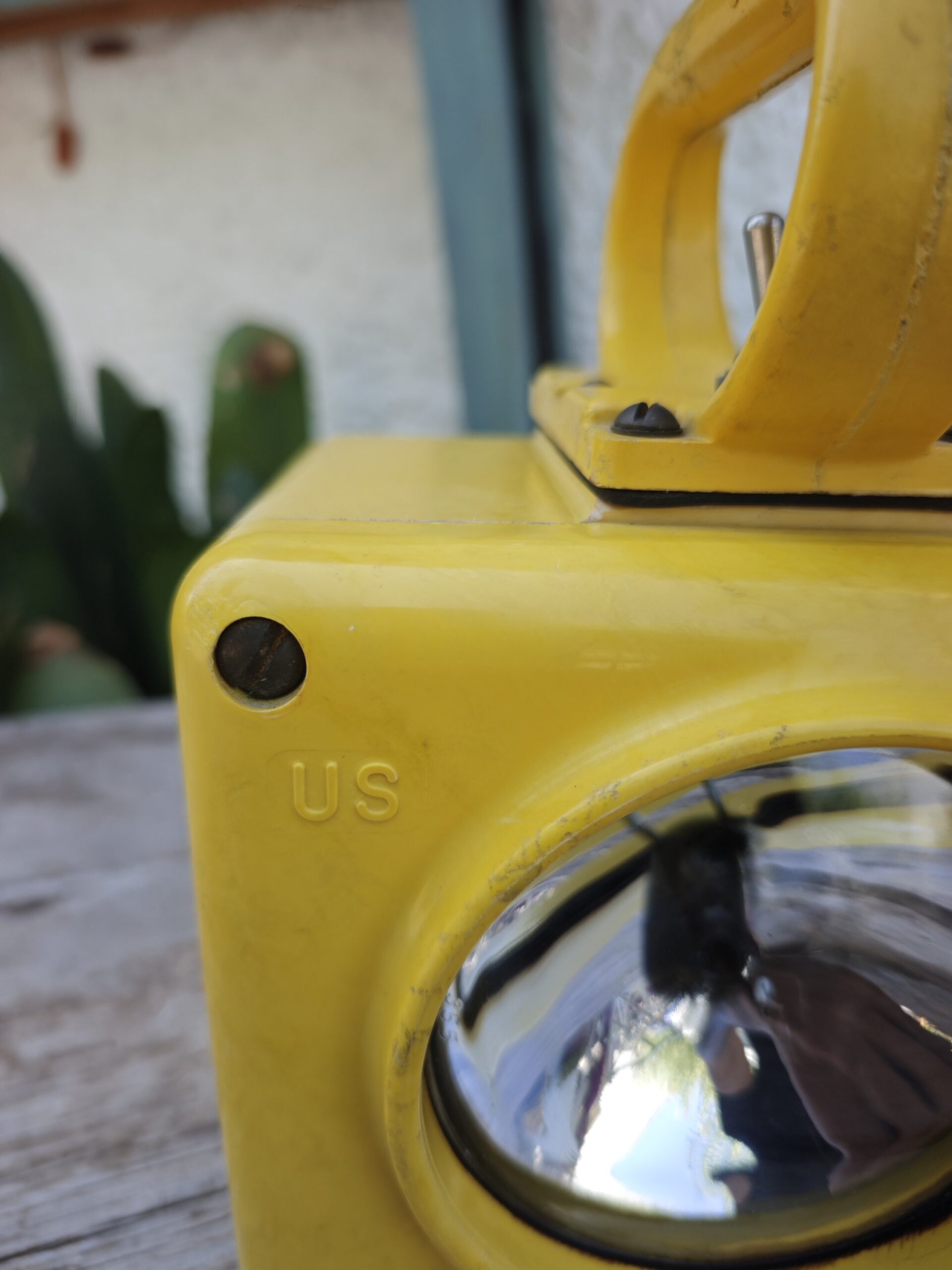 LVintage US Navy Naval Lantern – Yellow Industrial/Maritime Style33- Image Linterna Naval Vintage US Navy – Estilo Industrial / Marítimo amarilla - Image 3