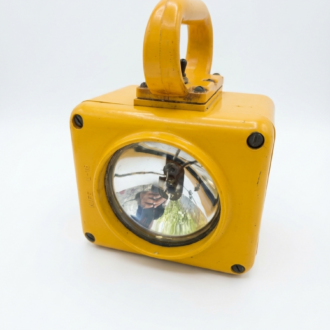 Linterna Naval Vintage NIFE L-16 – Estilo Industrial / Marítimo