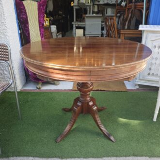 Mesa Redonda estilo Antigua con Pedestal Central, Patas Talladas Estilo Regency 8 1000667420