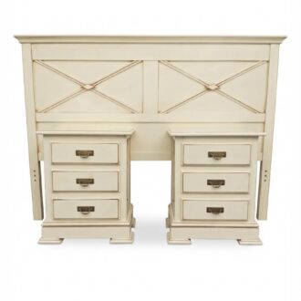 Mesitas de noche y cabecero de madera color beige