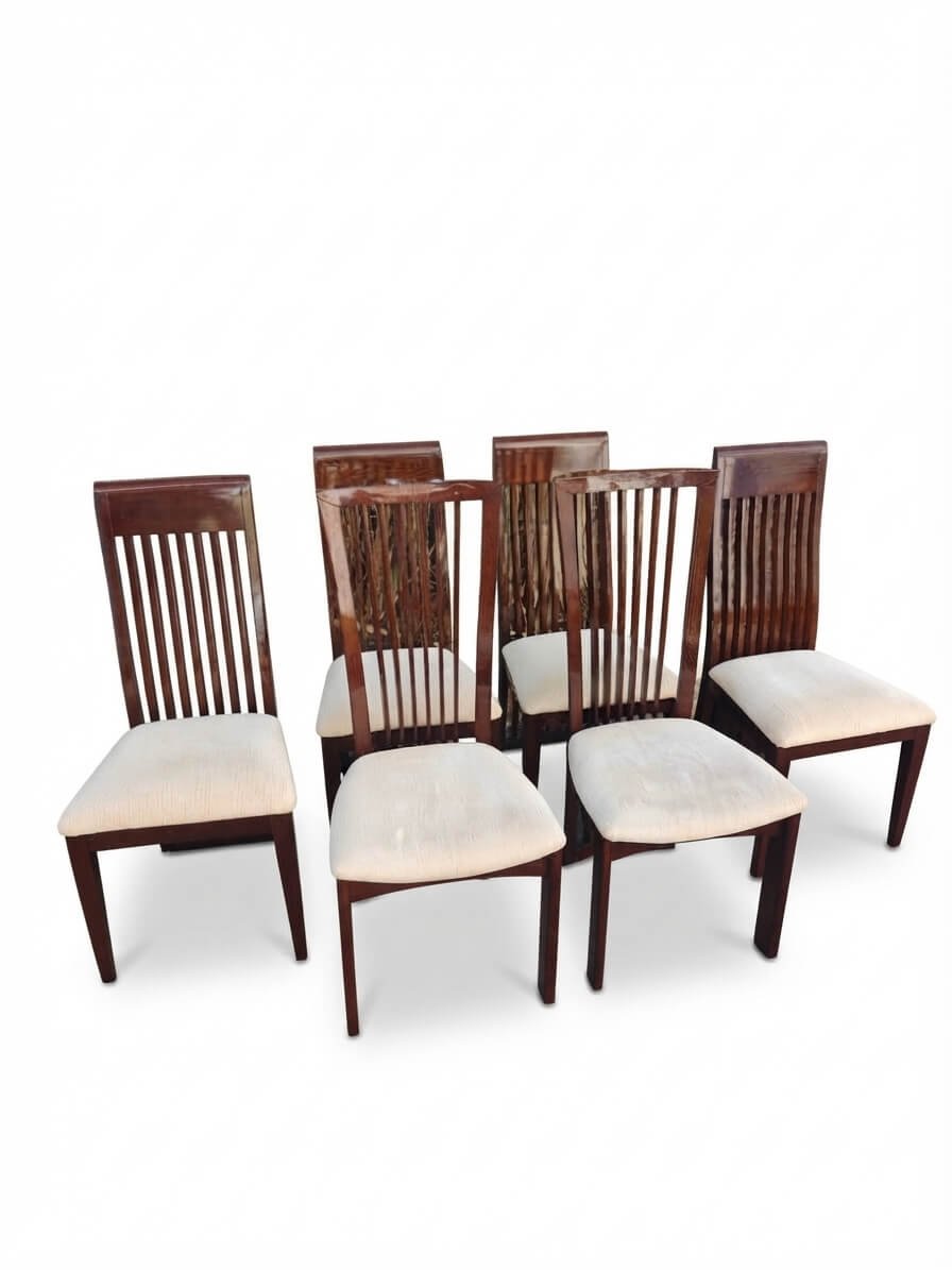 Sillas de comedor de madera lacada con respaldo alto de listones 1 Sillas de comedor de madera lacada con respaldo alto de listones