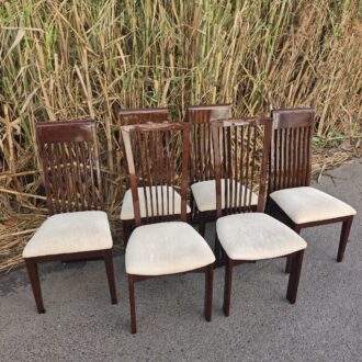 Sillas de comedor de madera lacada con respaldo alto de listones – foto 2