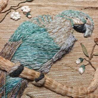 Tapiz artesanal vintage de loro bordado en relieve 7 1000678240