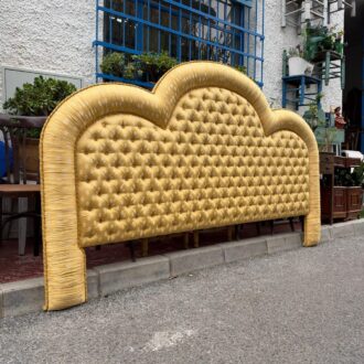Cabecero de cama estilo palaciego con capitoné y tapizado dorado 7 Cabecero de cama estilo palaciego con capitone y tapizado dorado 2