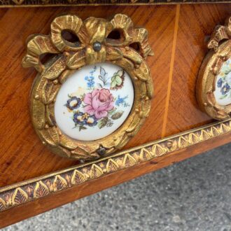 Exclusive Mariner Coffee Table with Bronze and Porcelain 99 Exclusiva Mesa de Centro Mariner con Bronce y Porcelana3