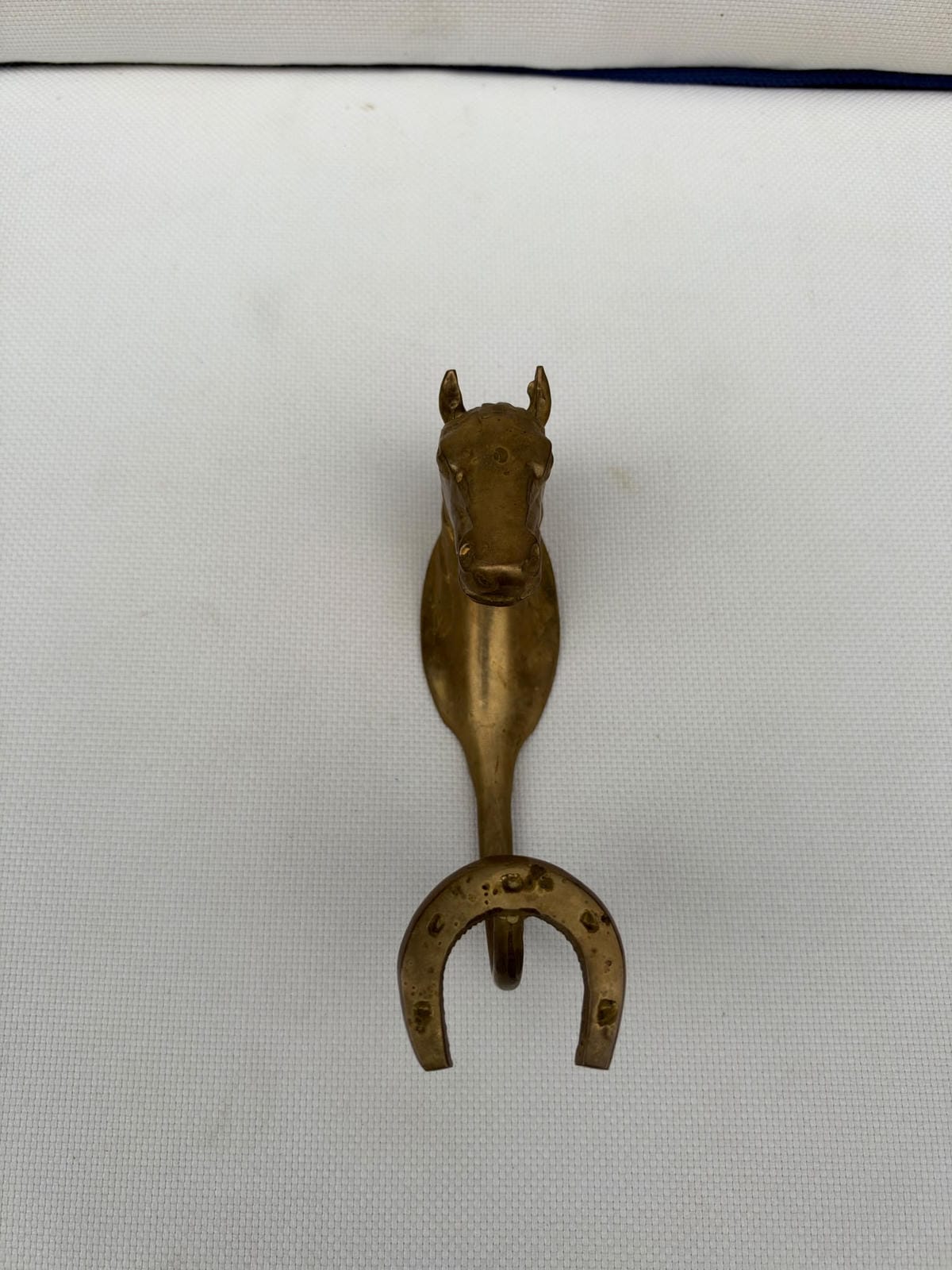 Perchero de bronce con cabeza de caballo y herradura 3 Perchero de bronce con cabeza de caballo y herradura - Imagen 3