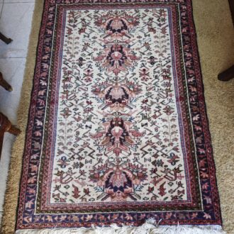 Alfombra estilo persa floral vintage