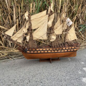 Maqueta de barco de madera Le Superbe – Navío de guerra francés de tres mástiles 8 img 4232 scaled