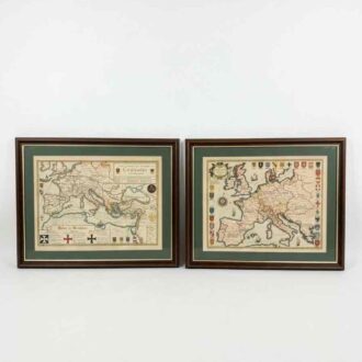 Pareja de cuadros vintage con mapas históricos enmarcados