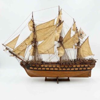 Maqueta de barco de madera Le Superbe – Navío de guerra francés de tres mástiles