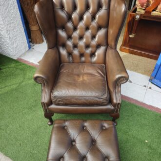 Sillón Chesterfield de piel marrón con reposapiés 10 Sillón Chesterfield de piel marrón con reposapiés – foto 5